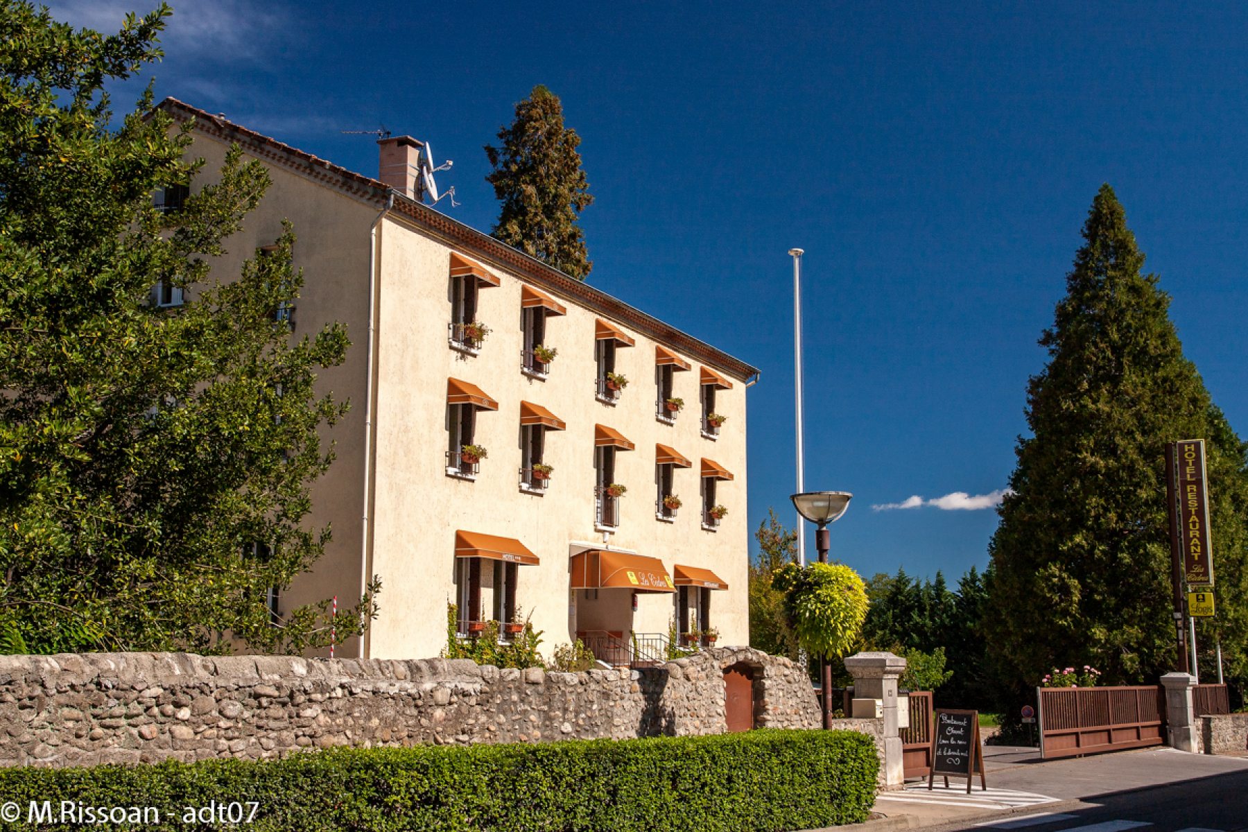 Hôtel les Cèdres