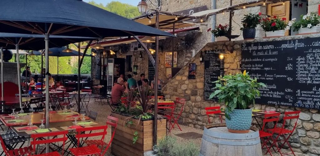 A vendre Bistrot de Pays, épicerie, Glacier, Bar (licence IV) dans village touristique et de caractère en sud Ardèche